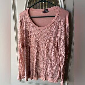 Pink lace crew XL